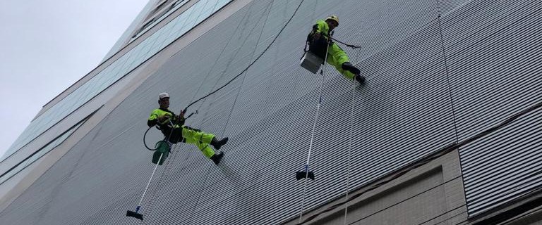 Case Grupo Fiel: operação de acesso por rapel em edifício alto